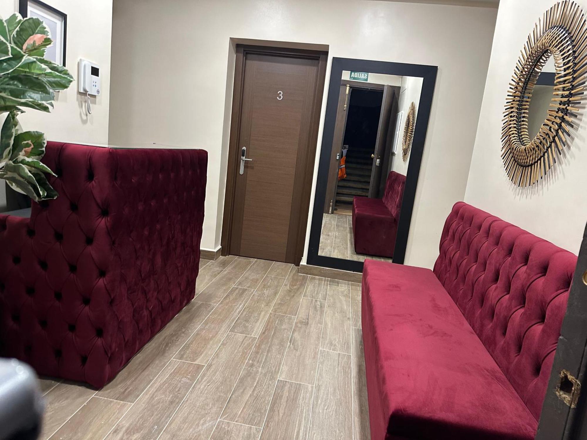 Hostal “ Infantas” 马德里 外观 照片
