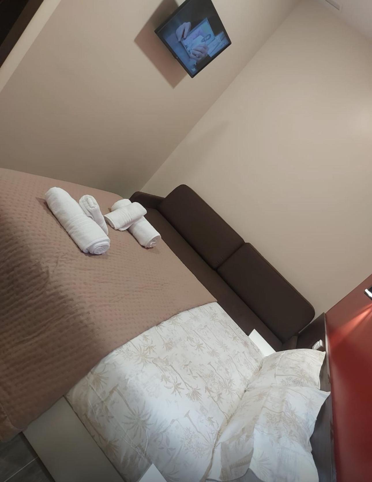 Hostal “ Infantas” 马德里 外观 照片