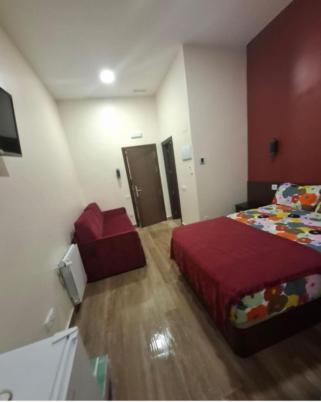 Hostal “ Infantas” 马德里 外观 照片